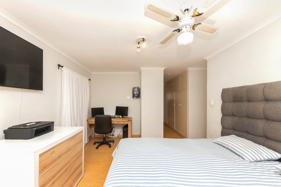 4 Bedroom Property for Sale in Heathfield Western Cape